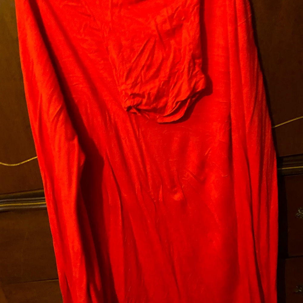 Worn this once for halloween k used it for Velma, it’s  been washed